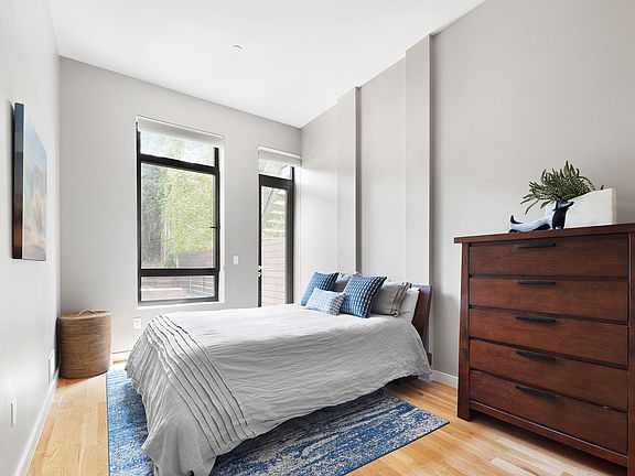 5th image of 266 Greene Ave #1