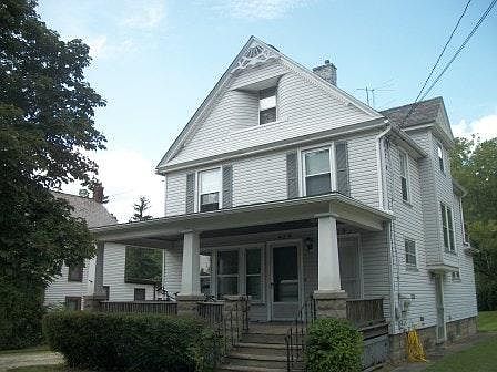 1st image of 429 E Washington St