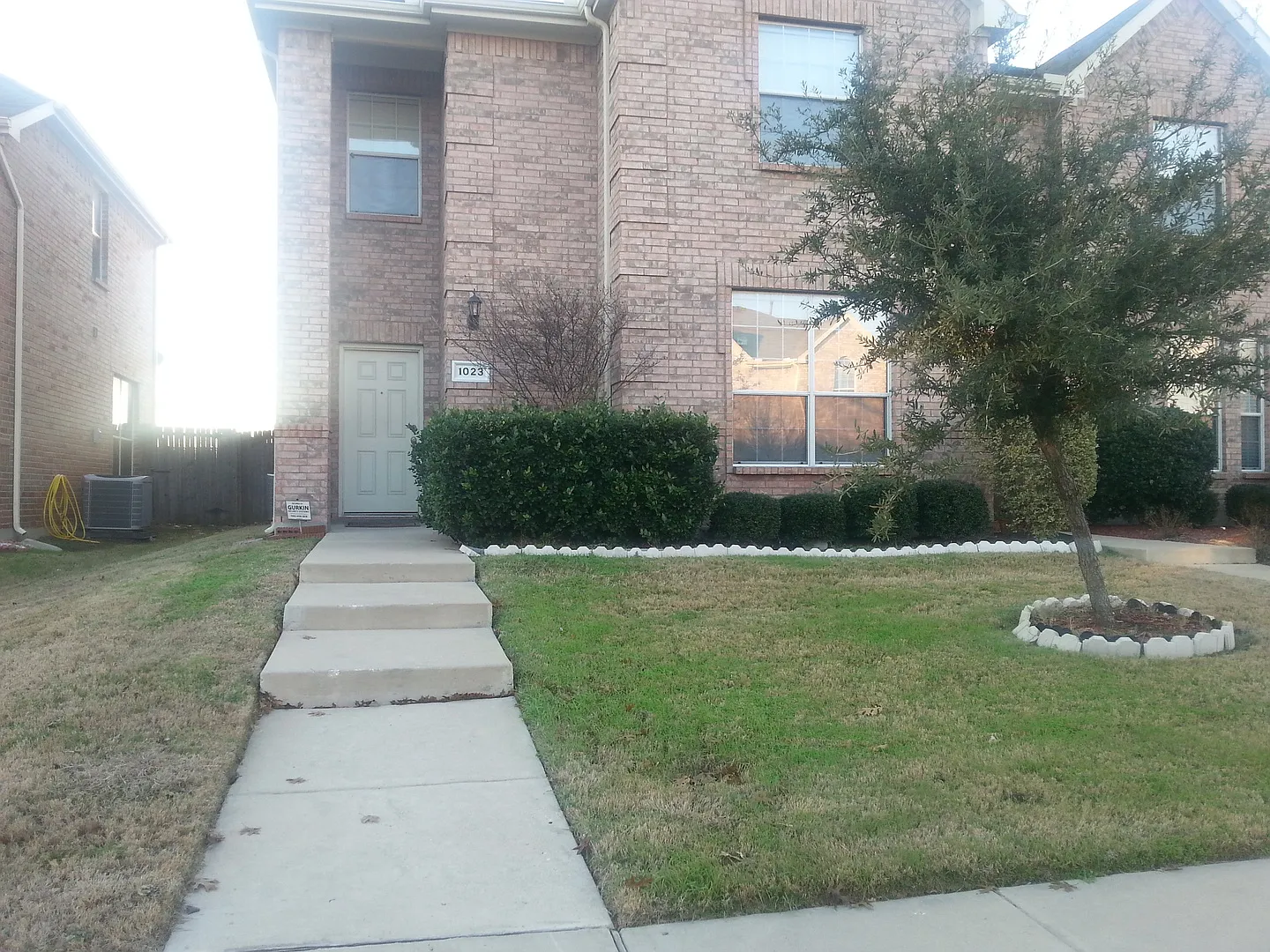 4 Bedroom Townhome !! — Photo 1