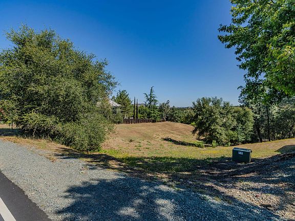 2nd image of 2607 Vista Del Lago Dr