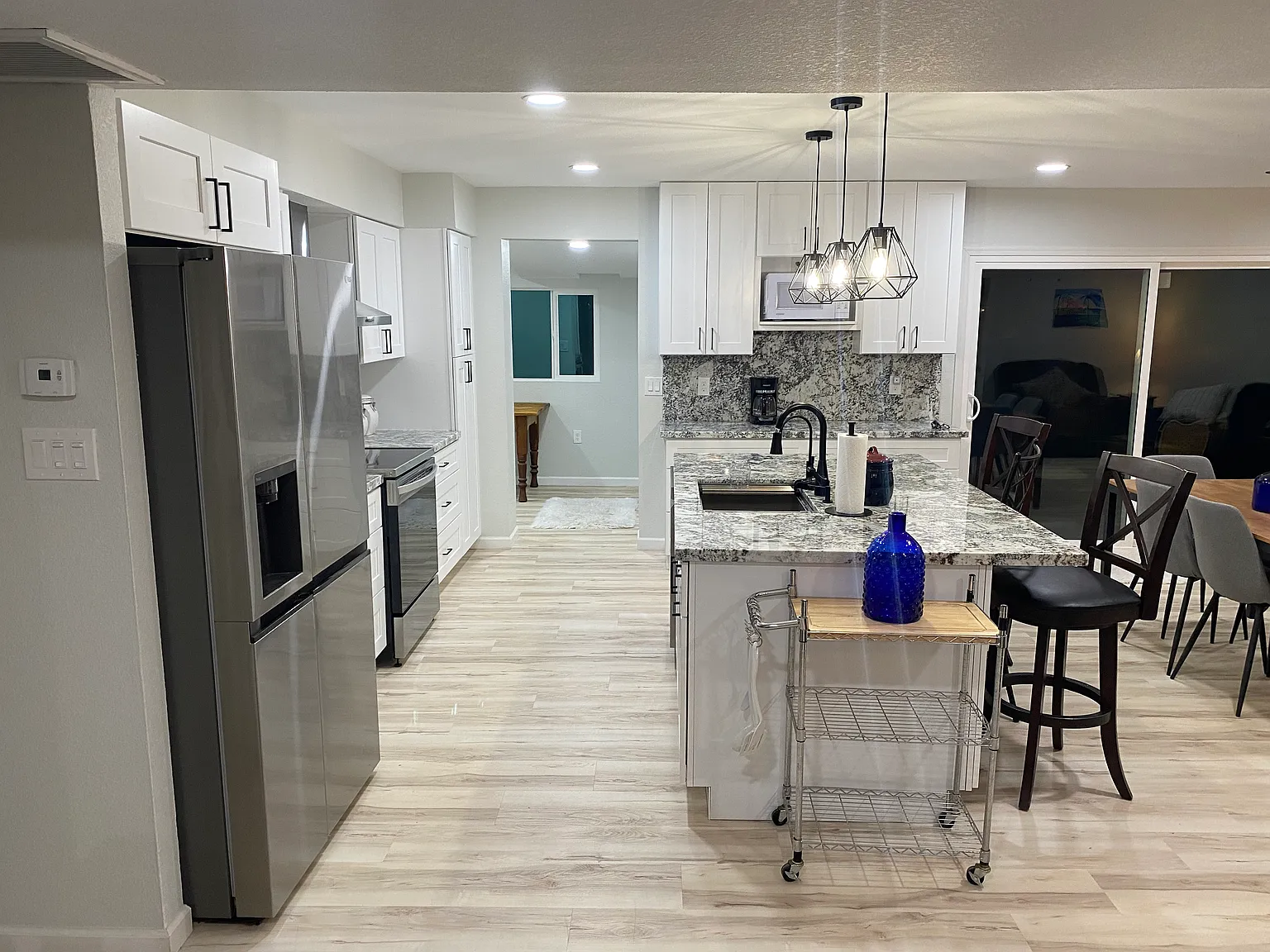 4 bed, 1670 sqft, $4,900 — Photo 2