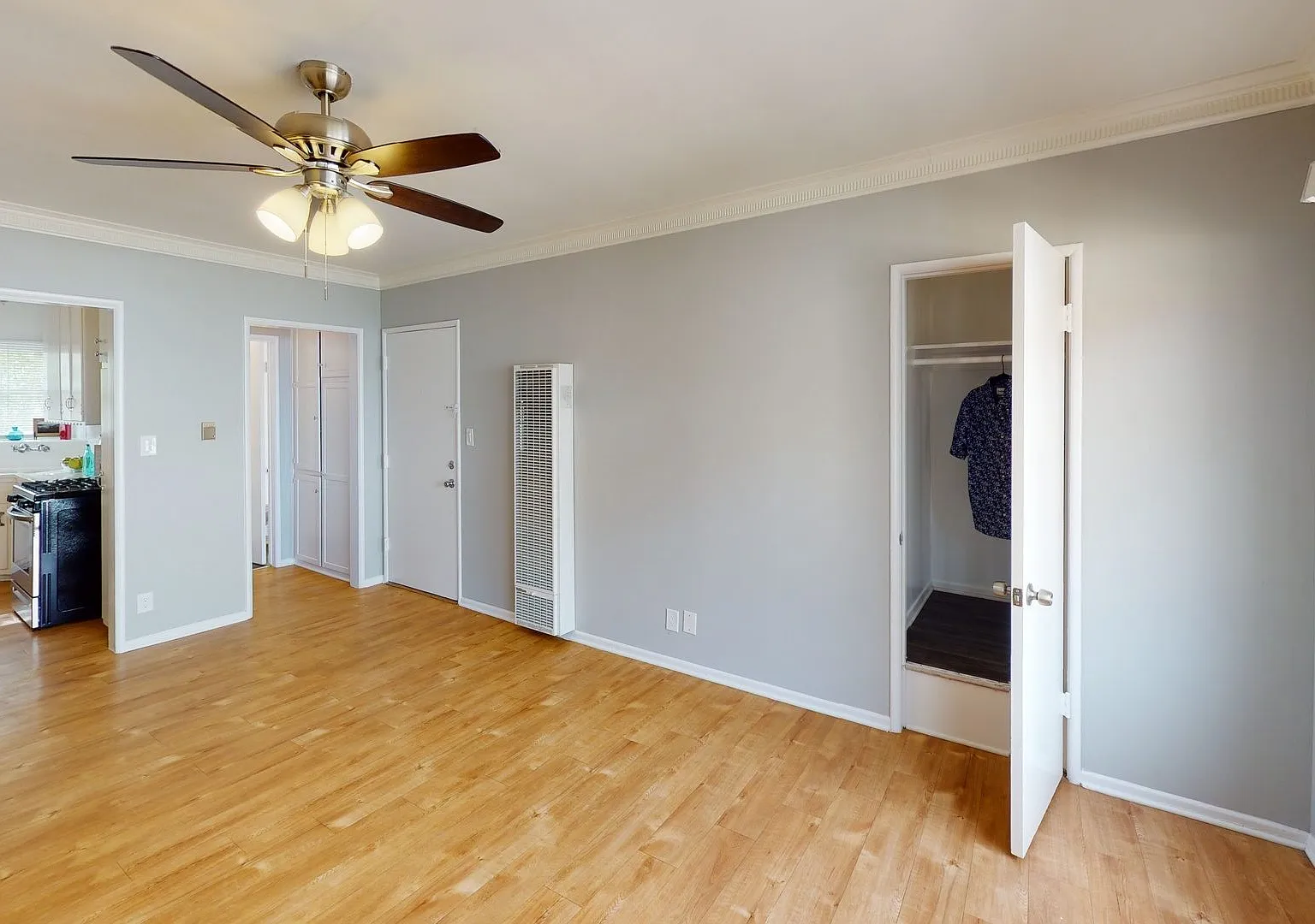 Rowena Avenue Apartments — Photo 4