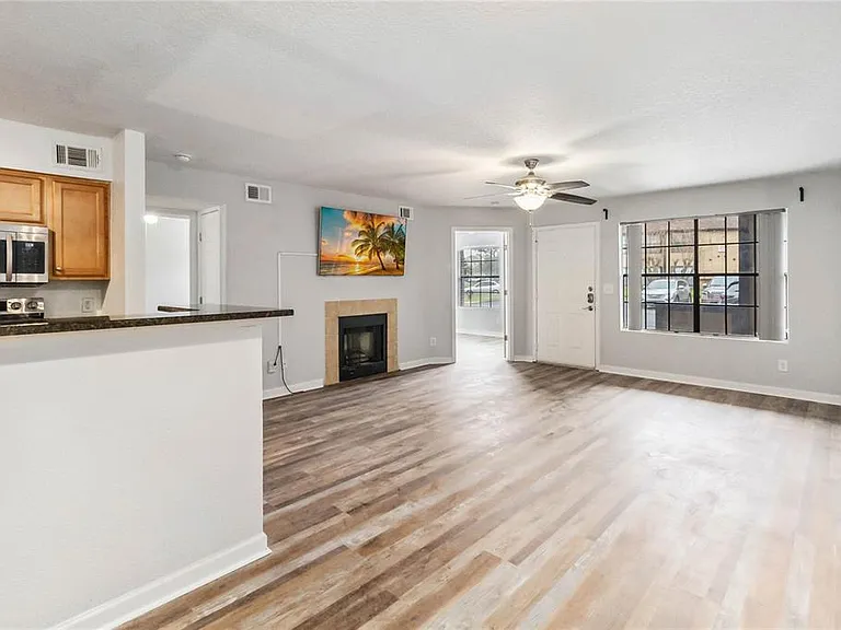 320 Black Oak Ct #107 — Photo 10