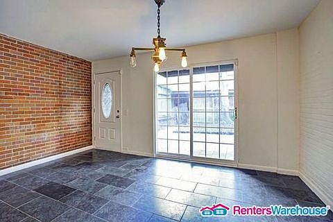 3rd image of 210 Stratford St