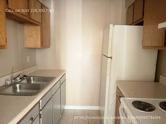 2nd image of 1228 43rd Ave #16