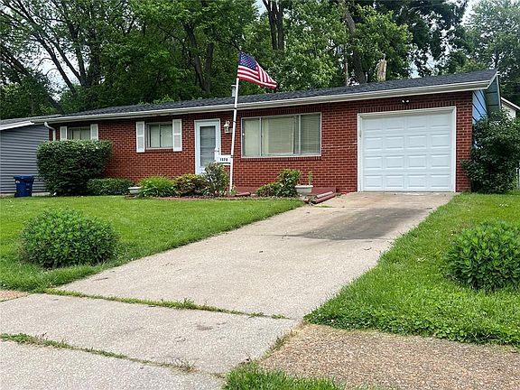 2nd image of 1370 Acredale Dr