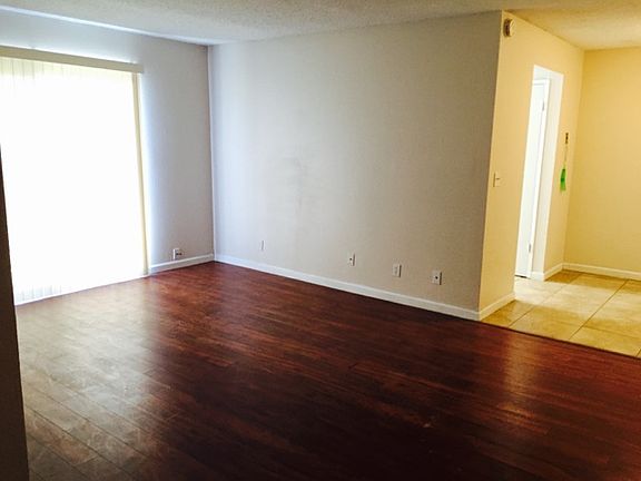 2nd image of 687 E Malone St
