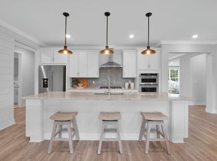 3649 Americana Dr, Green Cove Springs, FL 32043