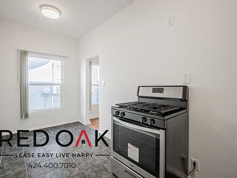 400 N Coronado St #105 — Photo 5