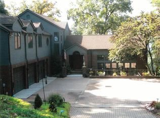 4003 Stoneledge Ct, Godfrey, IL 62035