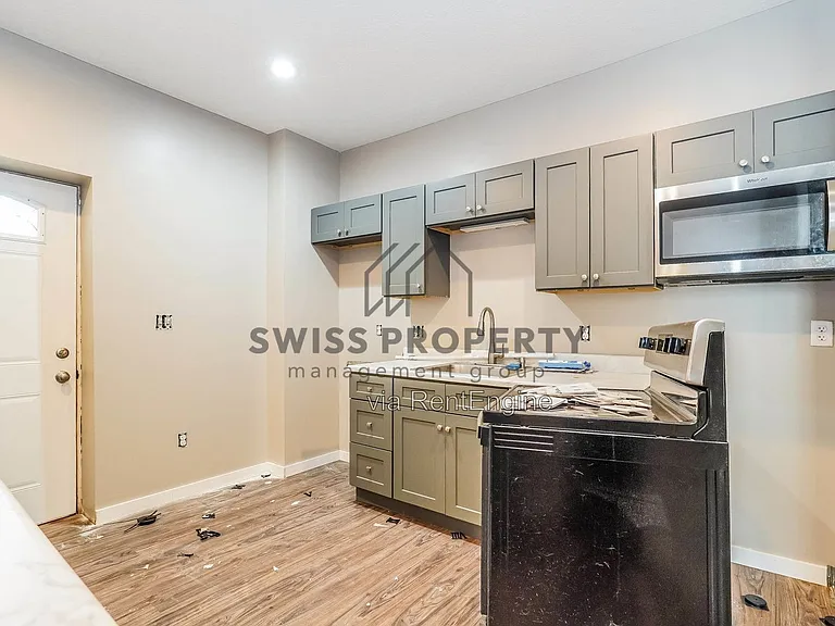 69 Chicago Ave — Photo 10