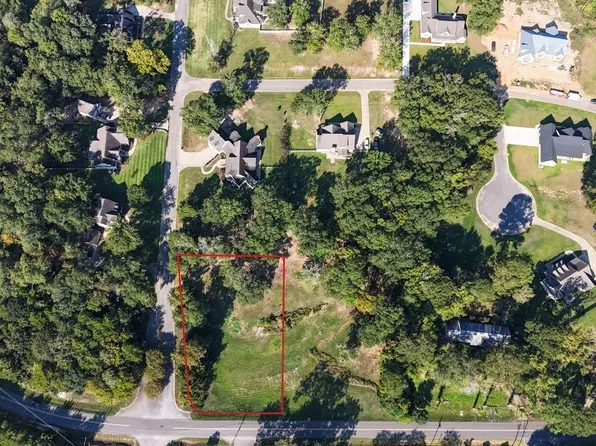 231 Hopkins St, Livingston, AL 35470