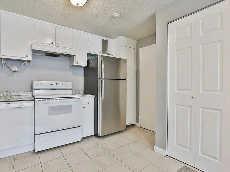 99 Cluff Crossing Rd #5C — Photo 6