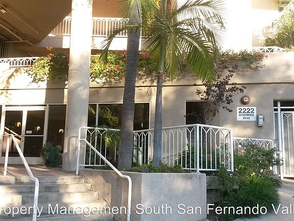 5th image of 2222 N Beachwood Dr APT 309
