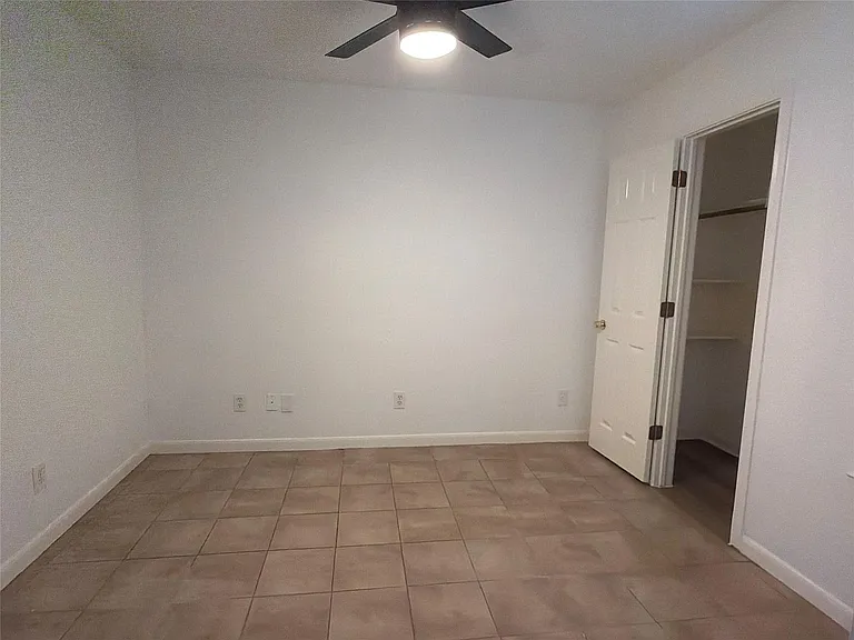 103 N Mockingbird Cir — Photo 3