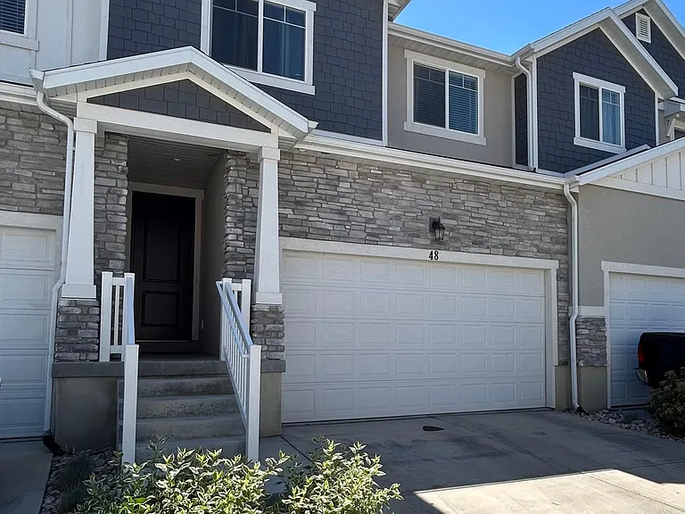 48 N 2000 W — Photo 1
