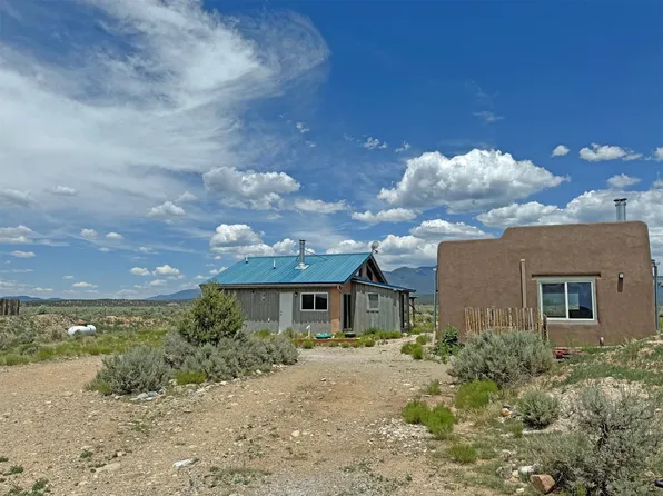 620 Tune Dr, Arroyo Hondo, NM 87513