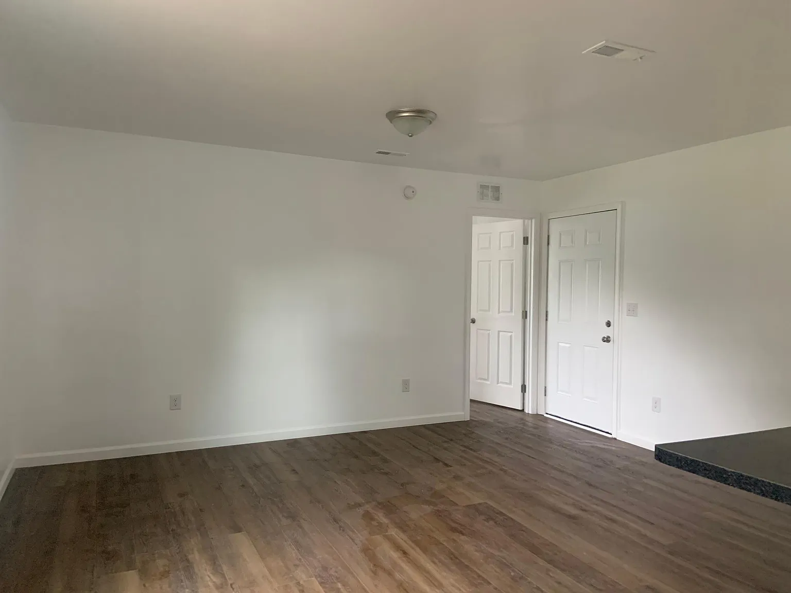 2 bed, 864 sqft, $900 — Photo 4