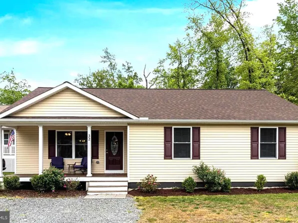 32 Placid Rd, Colonial Beach, VA 22443