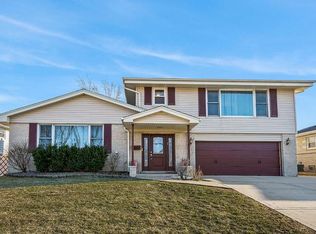 841 W Heritage Dr, Addison, IL 60101