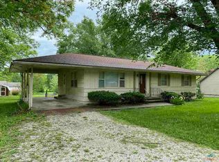 1010 S 8th St, Clinton, MO 64735