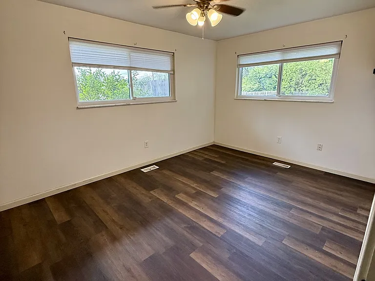 3049 E Stroop Rd — Photo 12