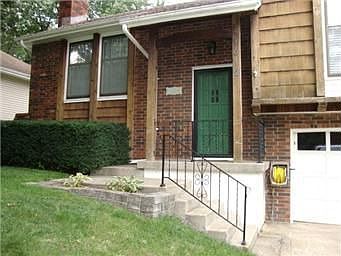 2nd image of 1012 Canterbury Ln