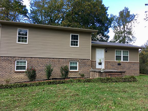 2nd image of 247 Lakeview Dr SE