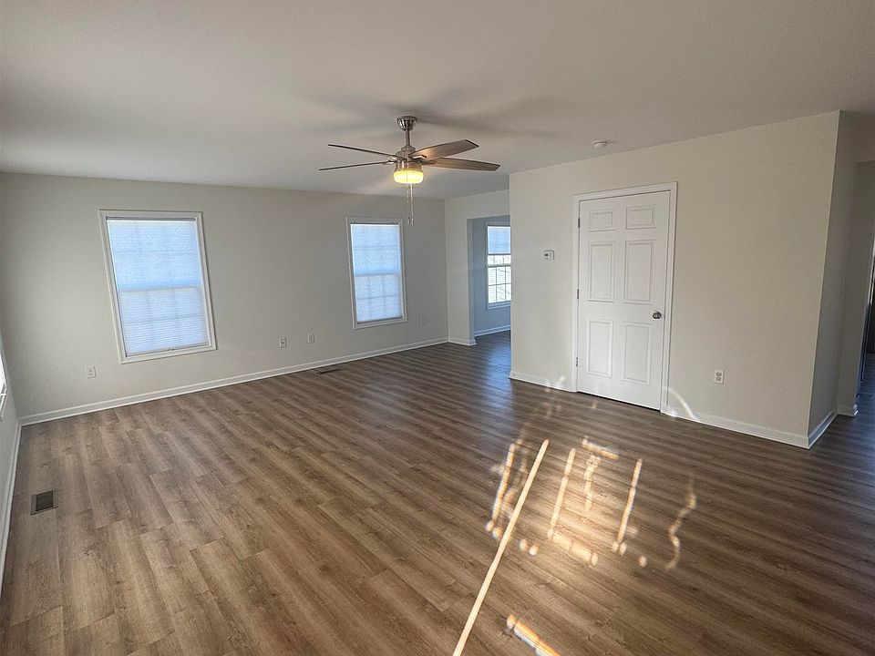 2nd image of 165 Lofty Cir
