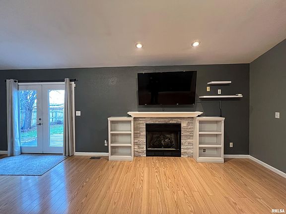 2nd image of 2709 Carl Prairie Dr