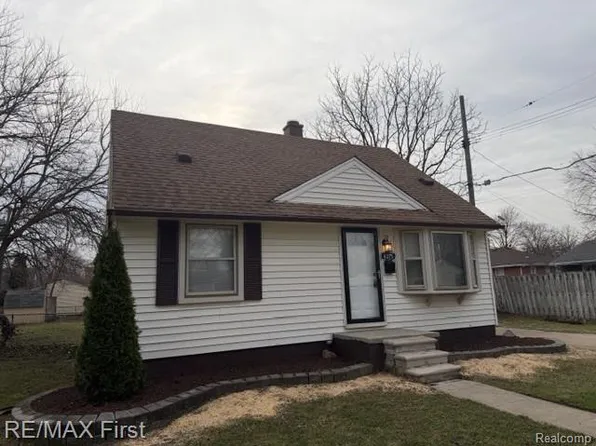 6375 Dean St, Taylor, MI 48180