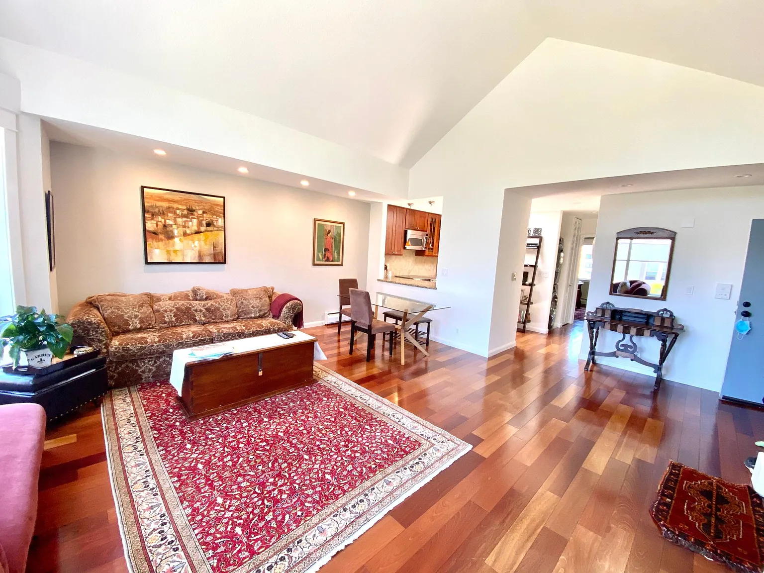 1006 Steiner St — Photo 2
