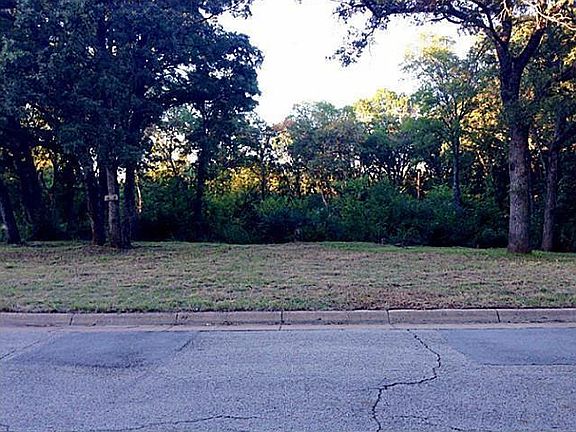 5th image of 6005 Woodlake Dr
