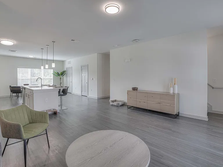 The Flats at Laurel & Pine — Photo 7