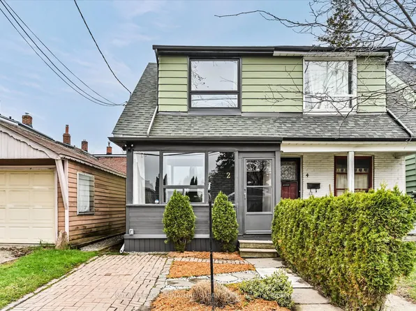 2 Newman Ave, Toronto, ON M4C 5A4