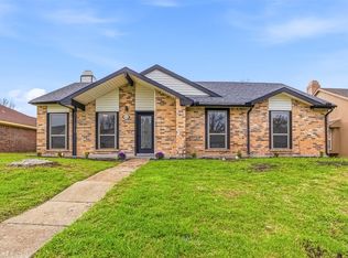 2929 Kingswood Dr, Garland, TX 75040