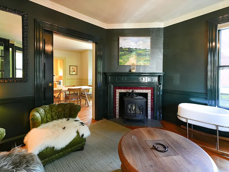104 Neal St — Photo 7