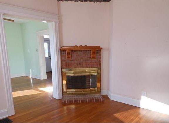5th image of 5316 Globe Ave