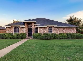 2630 Pioneer Ln, Lancaster, TX 75146