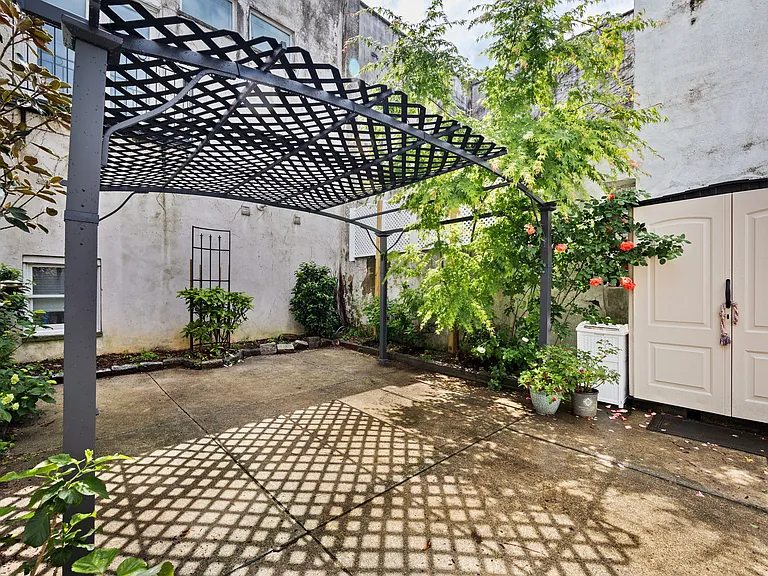 428 Lombard St #1 — Photo 14