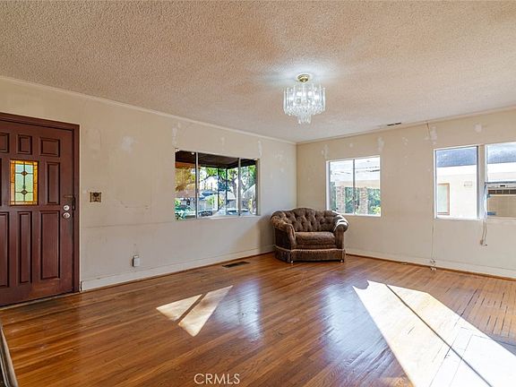 5th image of 1221 Wesley Ave