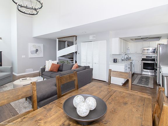 5th image of 1201 W Diversey Pkwy APT 3F