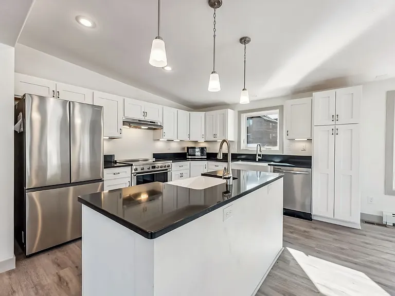630 Temple Trl — Photo 9