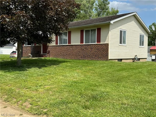 2902 9th Ave, Vienna, WV 26105