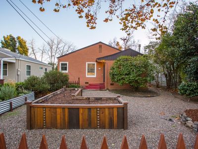 5206 9th Ave, Sacramento, CA, 95820