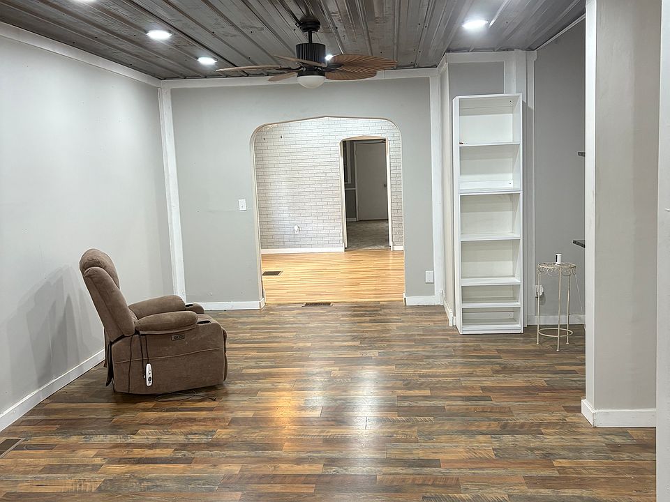 1st image of 12 E 5th Ave