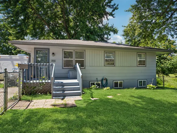 1516 Oak Park Ave, Des Moines, IA 50313