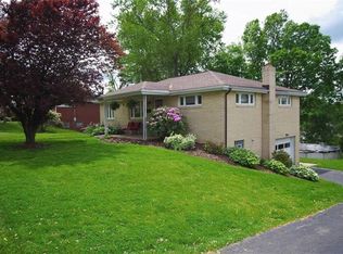 390 Corey Dr, Irwin, PA 15642