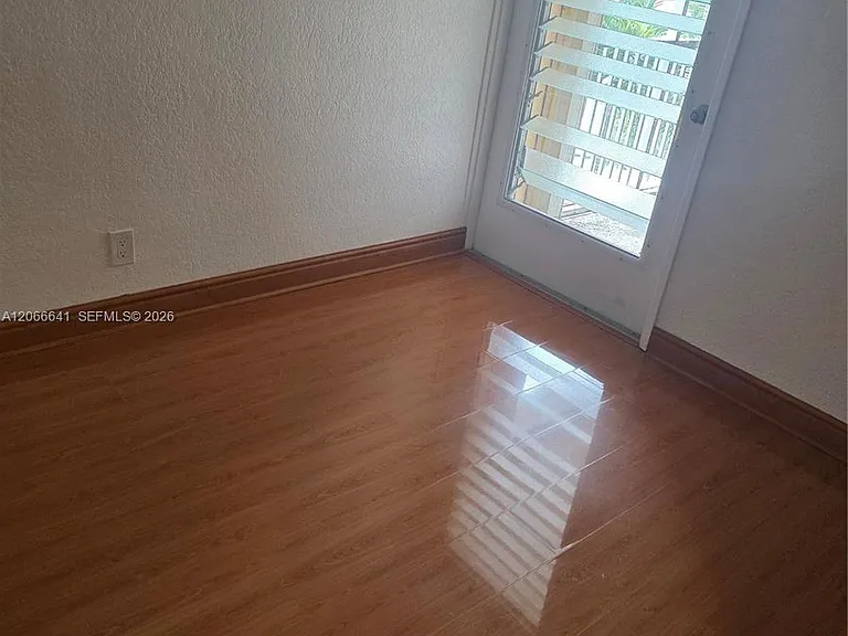 1500 SE 15th St #318 — Photo 10