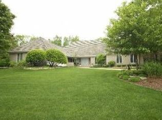 301 S Arboretum Cir, Wheaton, IL 60189